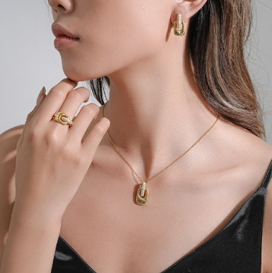 Luminous Line Jewellery Set